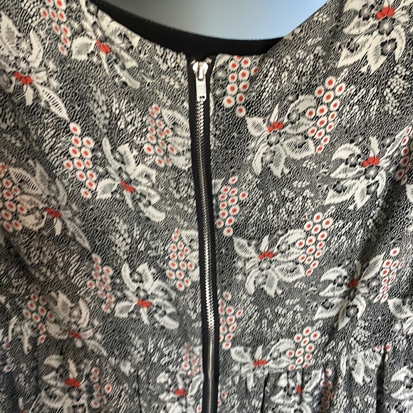 Cleaning out closet! Worn a few times, excellent condition. - Picture 4 of 4